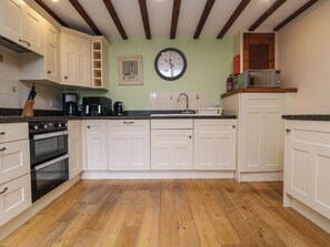 Cottage | Private kitchen | Stovetop, dishwasher, highchair, cookware/dishes/utensils - The Croft (Holsworthy)
