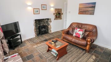 Cottage | Living area | TV