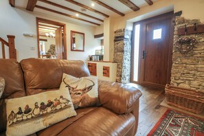 Cottage | Interior - Post House (Holsworthy)