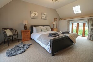 Cottage | 2 bedrooms, individually decorated, individually furnished, free WiFi