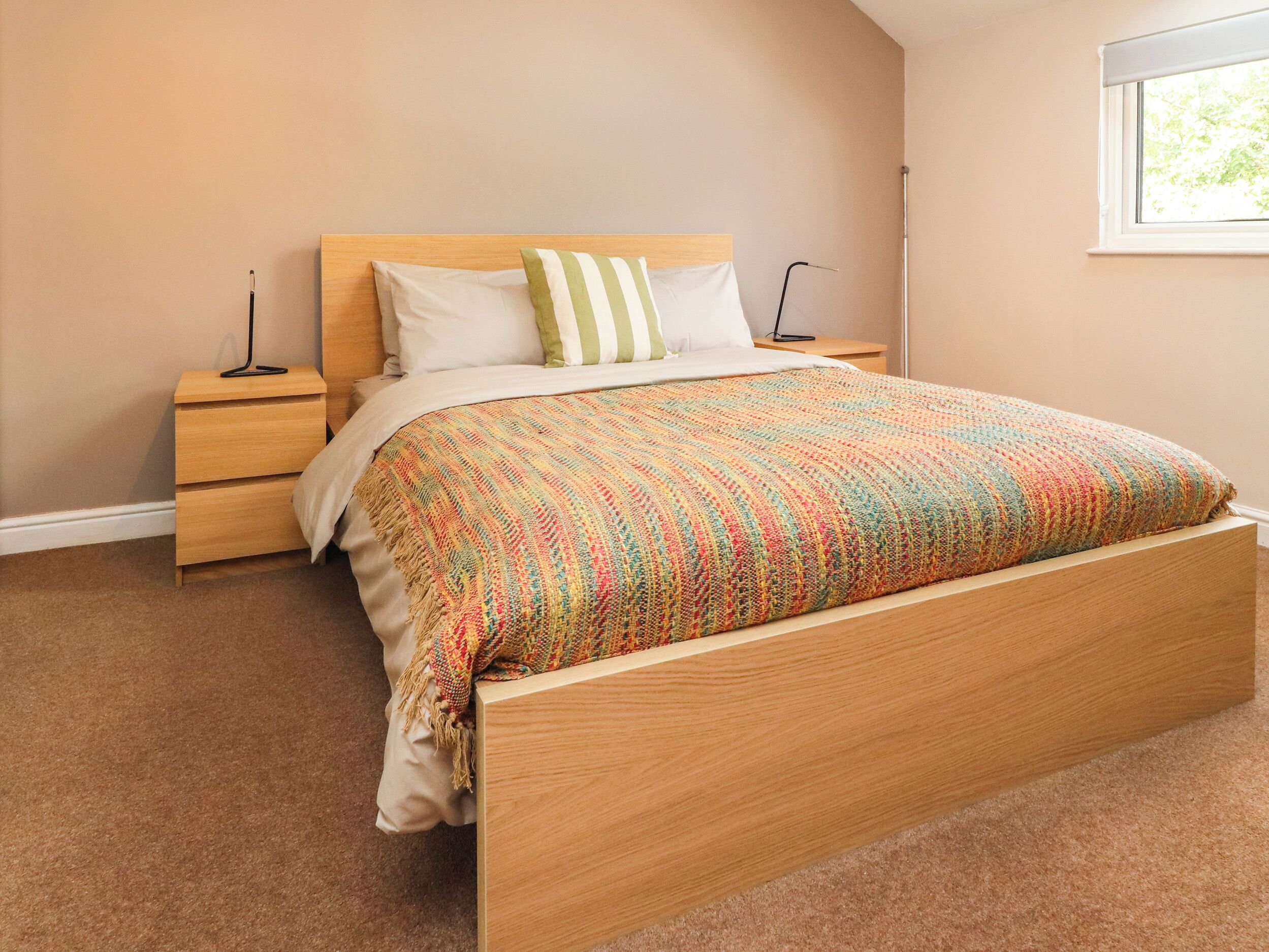 3 habitaciones, decoración personalizada y muebles diferentes 