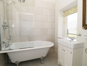 Cottage | Badkamer | Een douche
