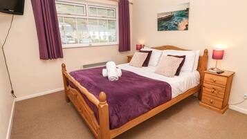 Cottage | 3 bedrooms, individually decorated, individually furnished, free WiFi