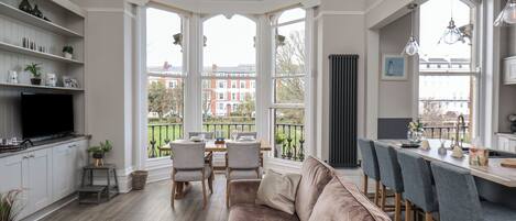 Cottage | Living area