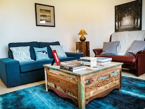 Cottage | Interior