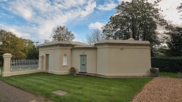 Cottage | Front of property