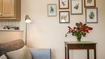 Cottage | Living room | TV