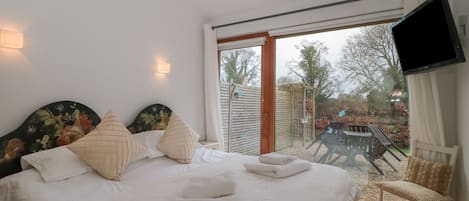Cottage | 1 bedroom, individually decorated, individually furnished, free WiFi