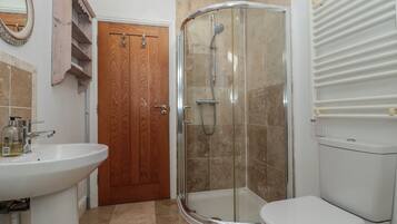 Cottage | Bathroom