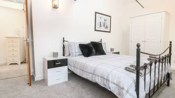 Cottage | 3 bedrooms, individually decorated, individually furnished, free WiFi