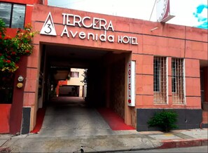 Front of property - Tercera Avenida Hotel (Tuxtla Gutierrez)
