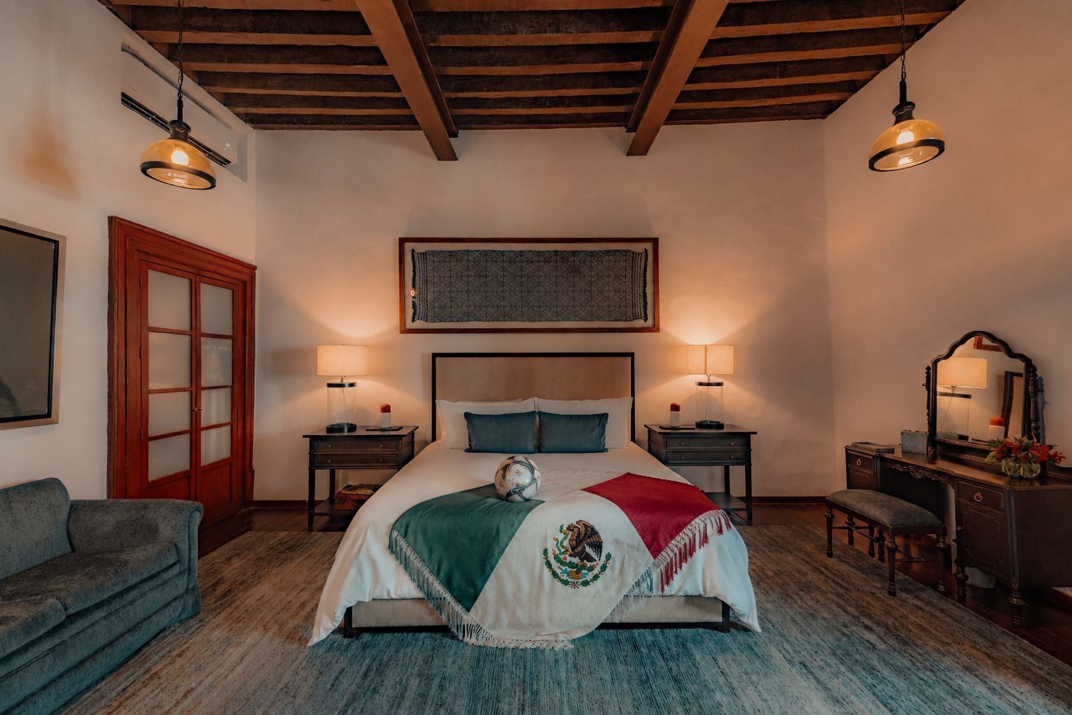 Suite Mirila | Ropa de cama hipoalergénica y minibar 