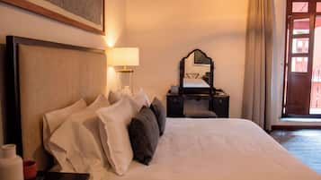 Suite Mirila | Hypo-allergenic bedding, minibar, in-room safe, individually decorated
