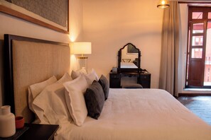 Suite Mirila | Bộ đồ giường kháng dị ứng, minibar, két bảo mật tại phòng 