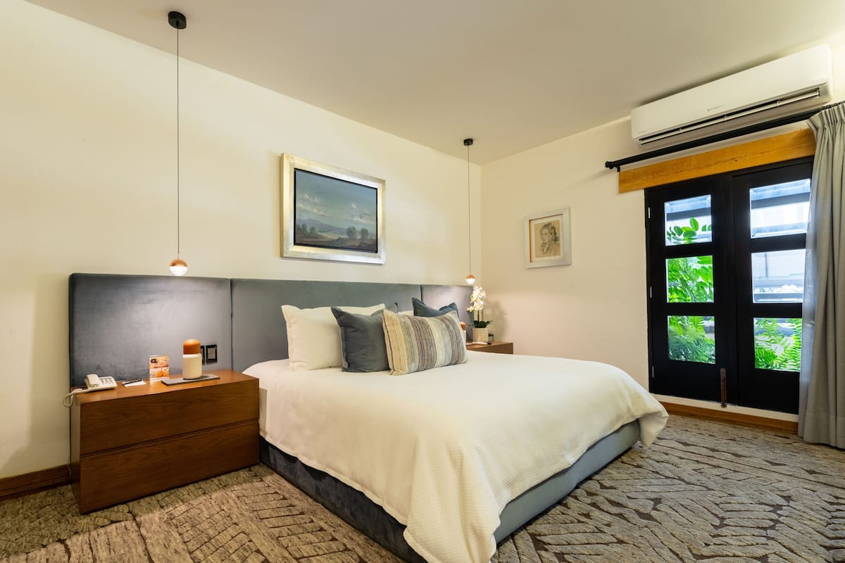 Suite Sharon | 1 bedroom, hypo-allergenic bedding, minibar, in-room safe