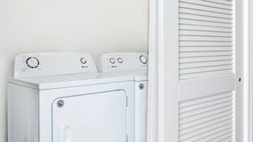 5 kamar tidur, seprai katun Mesir, seprai premium, dan busa memori