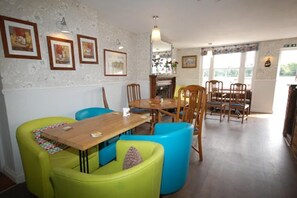 Se sirven desayunos, comidas y cenas 