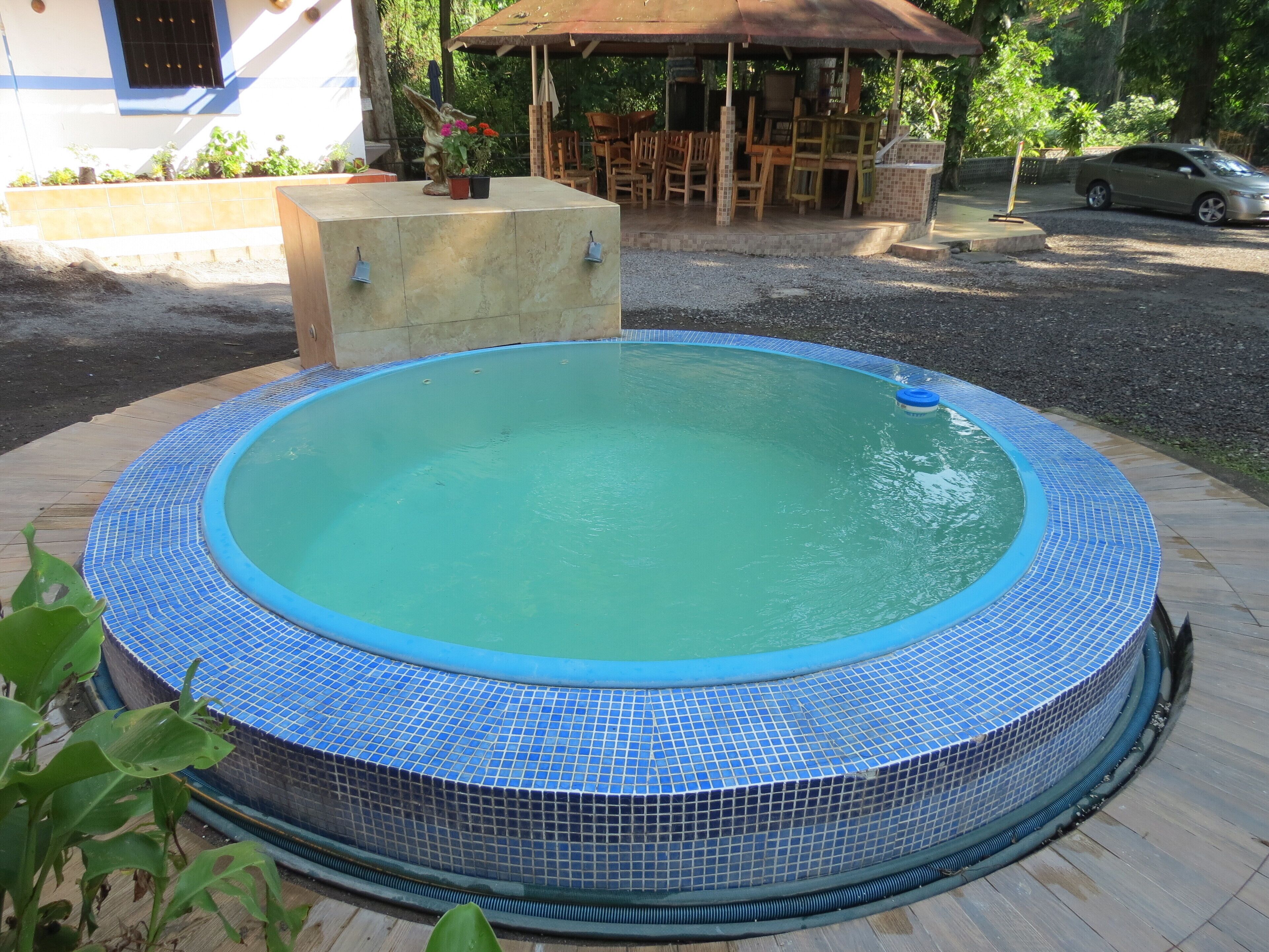 Hồ bơi ngoài trời 