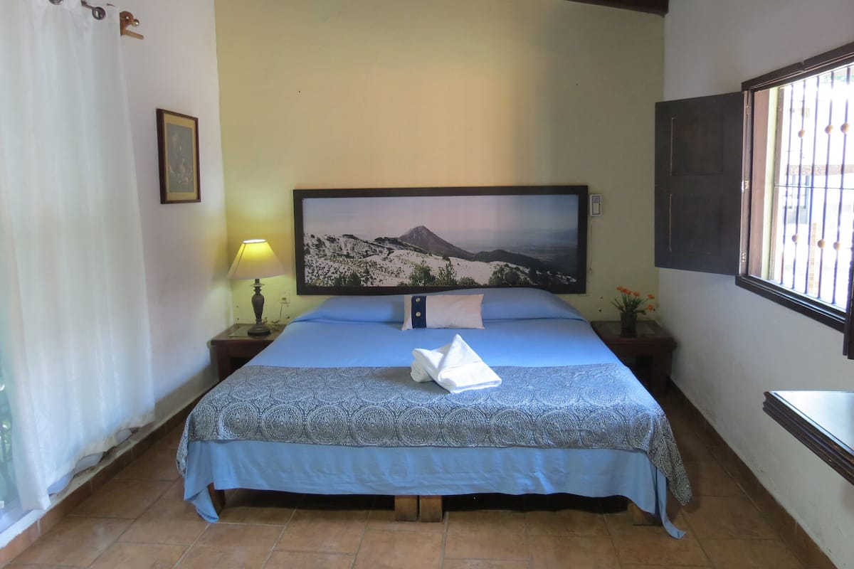 Desk, bed sheets