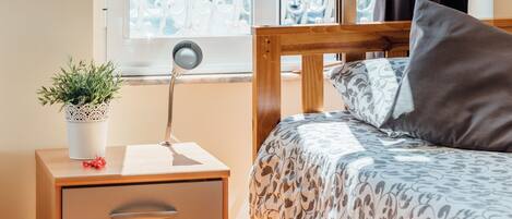 Quadruple Room | In-room safe, blackout drapes, soundproofing, iron/ironing board