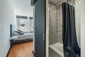 Classic Double or Twin Room | Room amenity