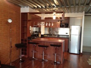 Standard Loft, Multiple Beds, Non Smoking | Private kitchen | Fridge, microwave, cookware/dishes/utensils