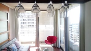 Standard Suite, 1 Double Bed, Non Smoking | Living area