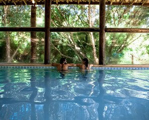 Indoor pool, outdoor pool, pool loungers - Ponto de Luz (Joanópolis)