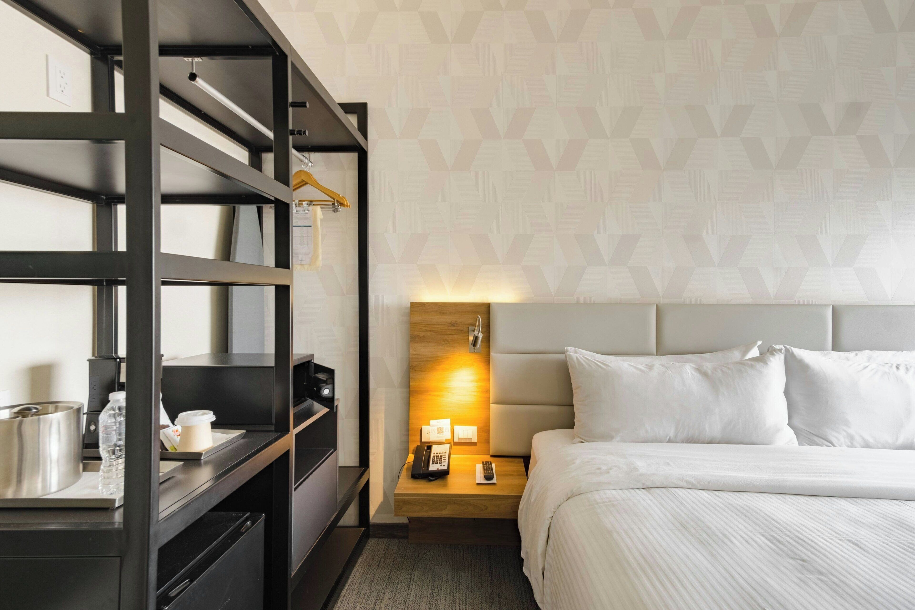 standard room, 1 king bed, non smoking, city view | in-room safe, desk, blackout curtains, soundproofing