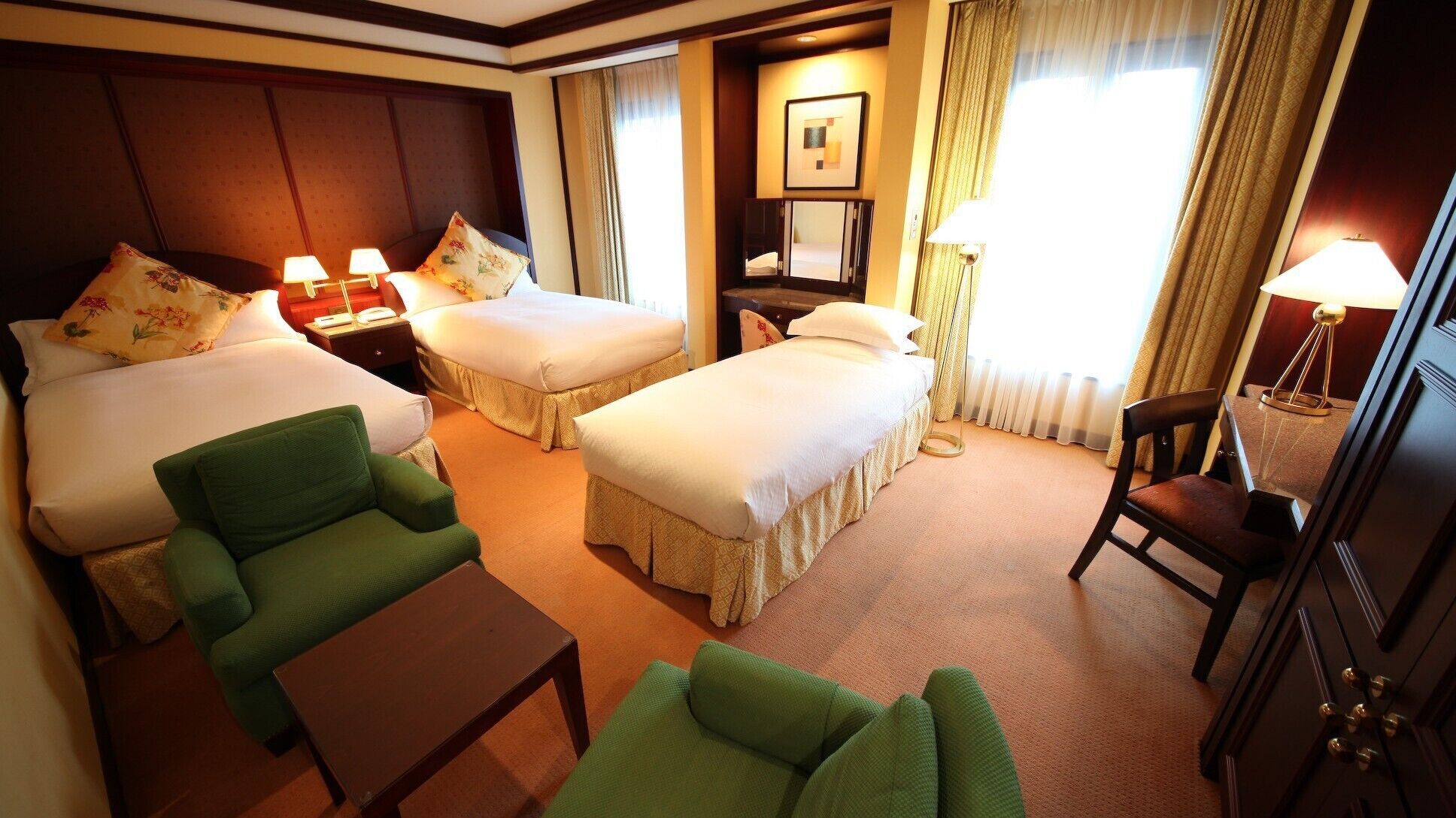 In-room safe, desk, laptop workspace, soundproofing