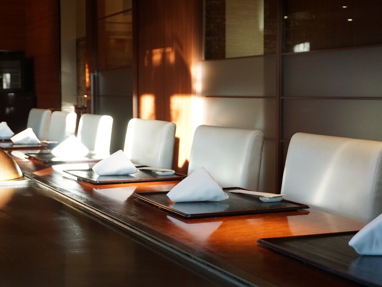 3 restaurants, breakfast, lunch, dinner served; fusion cuisine