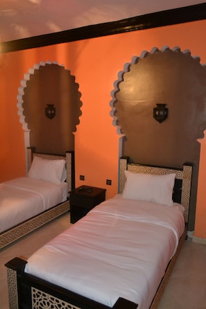 Kamar Triple | Brankas, tirai kedap cahaya, dan Wi-Fi gratis
