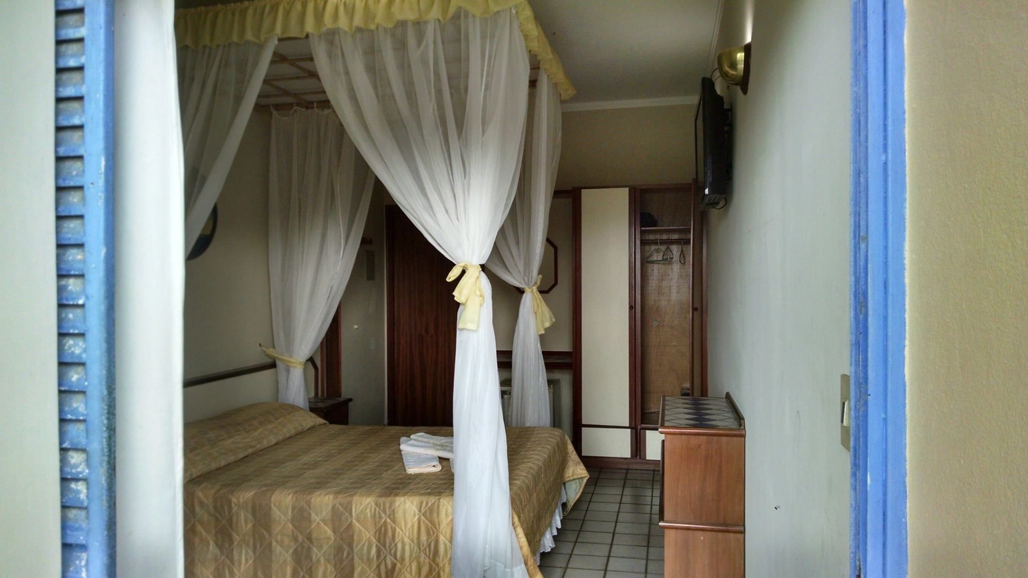 standard room | minibar, in-room safe, free wifi, bed sheets