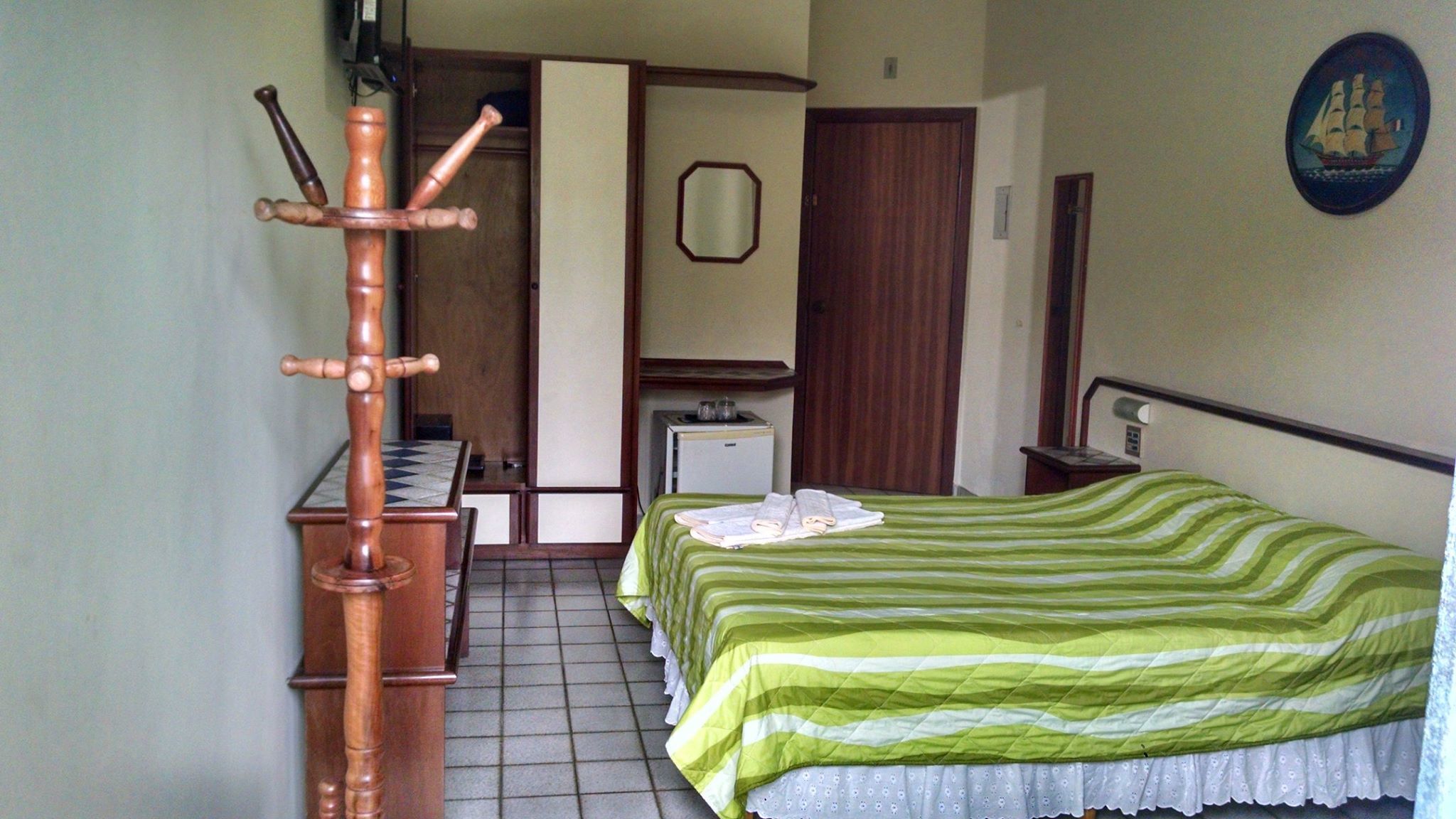 standard room | minibar, in-room safe, free wifi, bed sheets