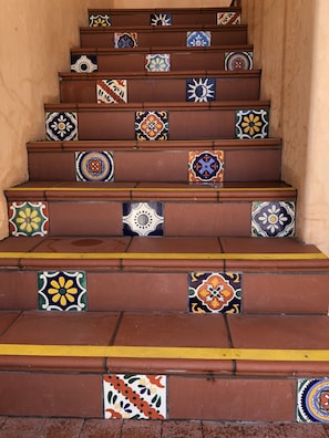 Suite, 1 King Bed with Sofa bed, Kitchen | Desk, laptop workspace, blackout drapes, iron/ironing board