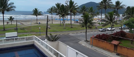 Chambre Exclusive avec lits jumeaux, 1 lit double, vue plage | Balcon