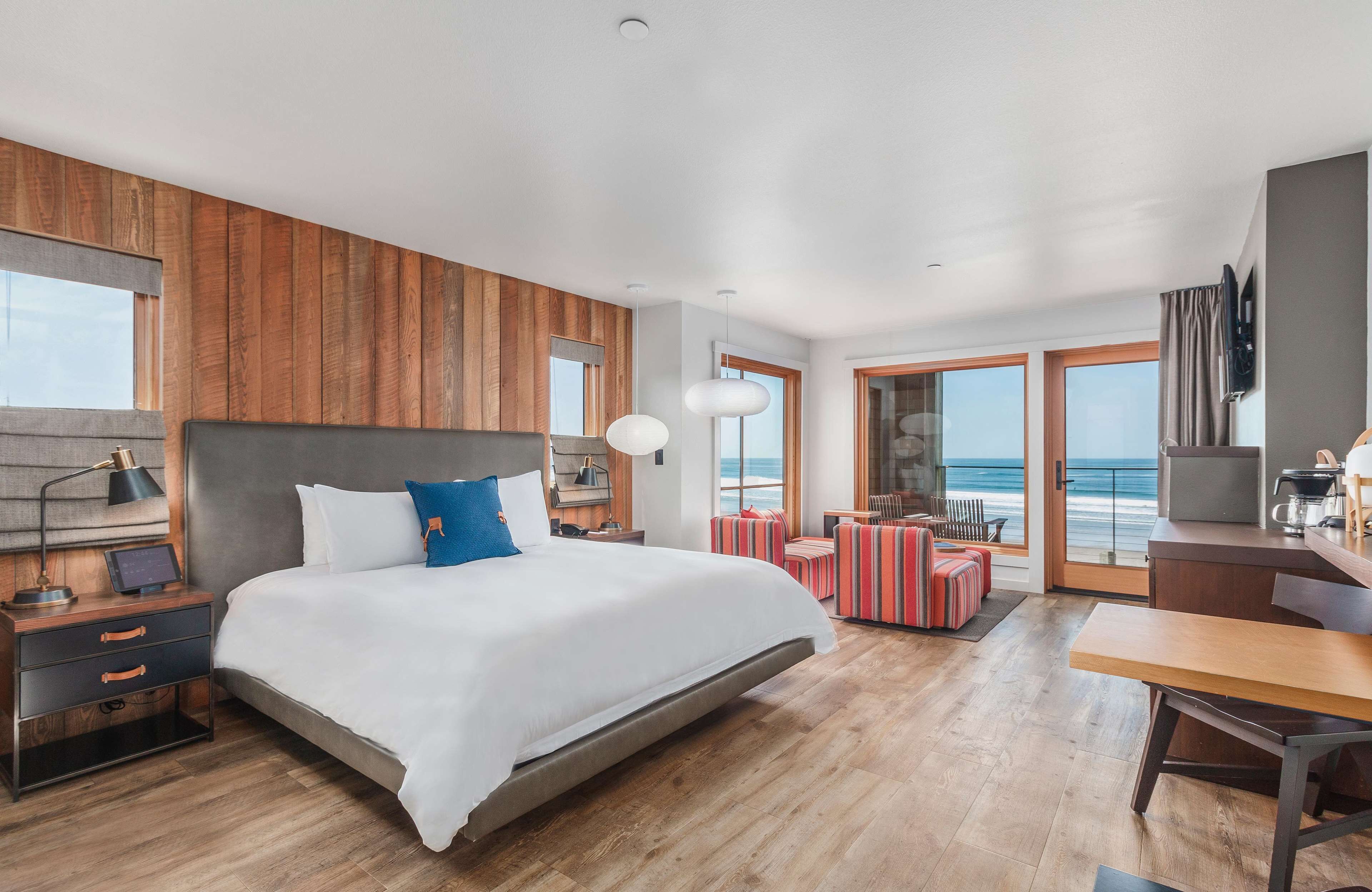 Quarto, 1 cama King, acessível para pessoas com deficiência física (2 | Sunlight) | Lençóis italianos Frette, roupas de cama premium, edredons de pluma