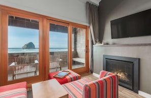 Room, 1 King Bed (4 | Top Floor) | Frette Italian sheets, premium bedding, down comforters, pillowtop beds