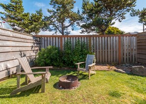 Living area - Hart's Camp (Pacific City)