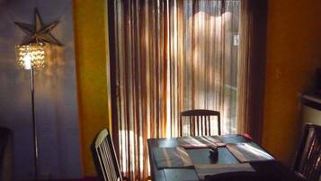 Deluxe Room, 1 Queen Bed, Non Smoking | Private kitchen | Fridge, microwave, stovetop, coffee/tea maker