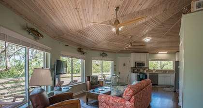 Indian Pass Fun, Private & Cosy Beach Cottage - Das Barnacle