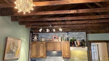 KĂŒhlschrank, Mikrowelle, Ofen, Herdplatte