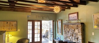 1 bedroom with SPA bathroom and mountainside deck 