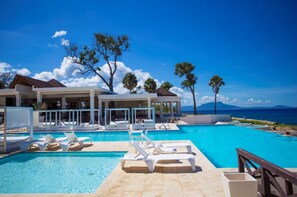 Piscine extérieure