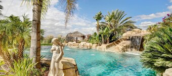 Relaxing Wine Country Estate w/BAR+SPA+POOL+BBQ+VBALL+SOCCER