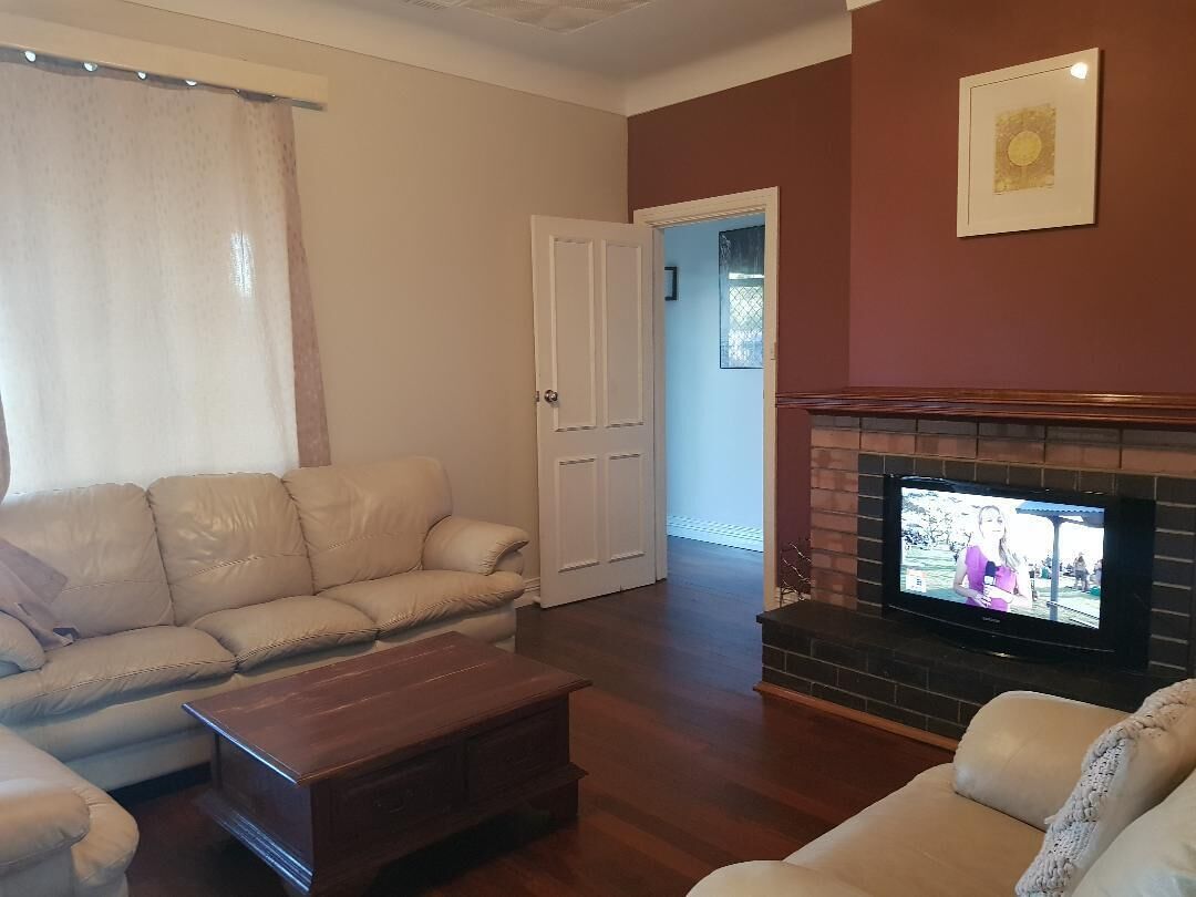 Central Mandurah - 3 x 1 - Fully Fenced - Great parking