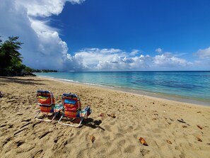 Am Strand, Liegestühle, Strandtücher