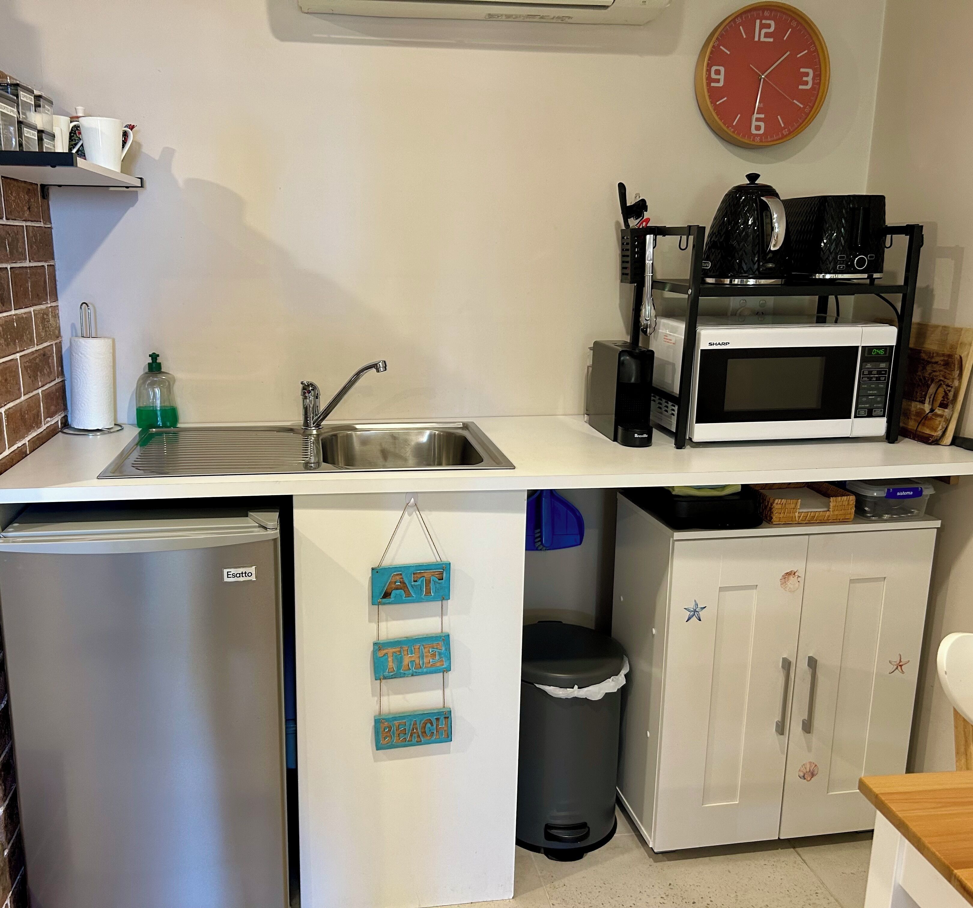 冰箱、微波炉、茶具/咖啡用具、电热水壶