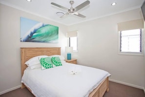 4 bedrooms, desk, iron/ironing board, WiFi