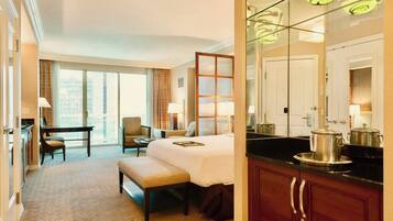 1 bedroom, in-room safe, desk, iron/ironing board